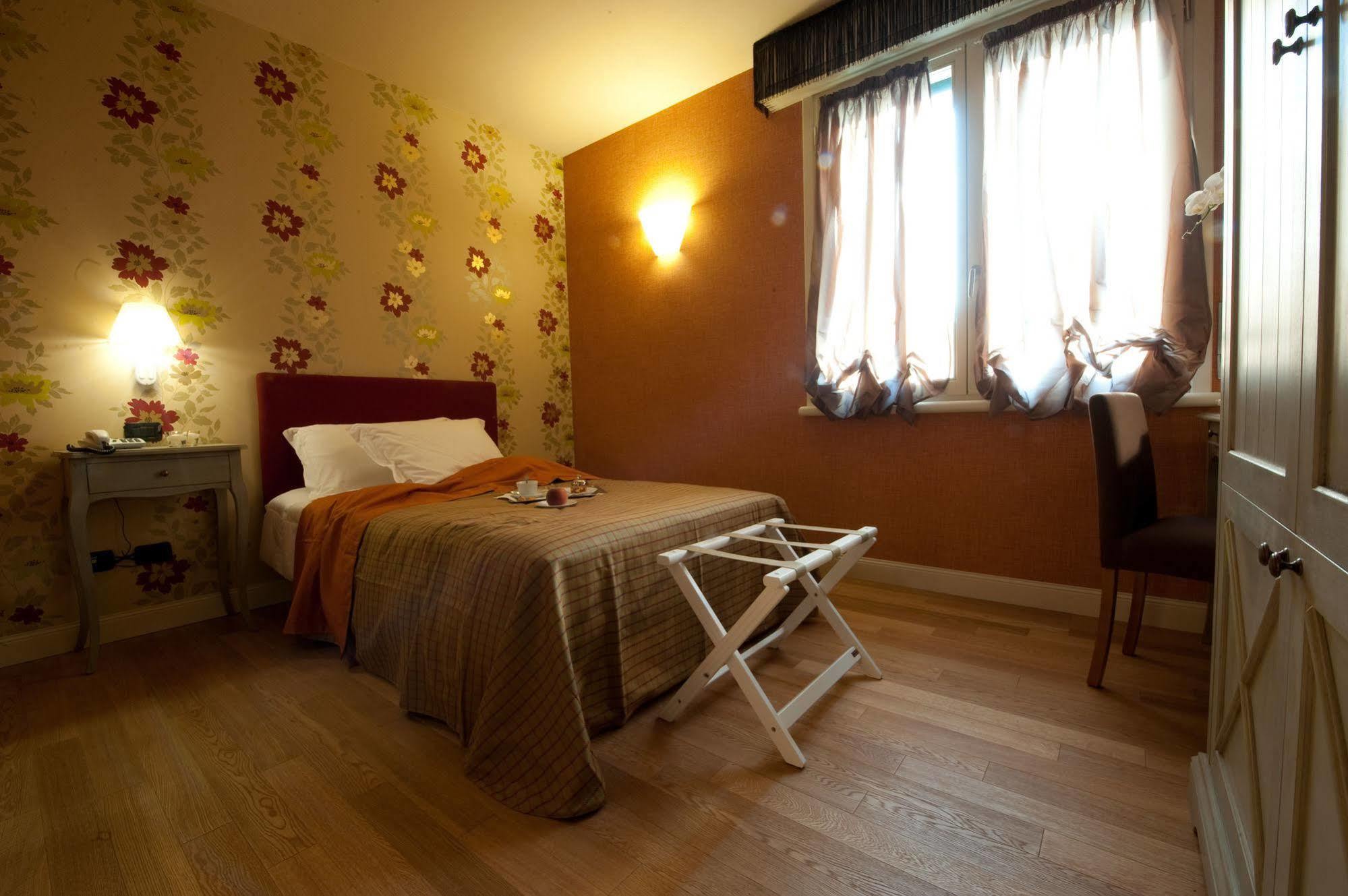 Hotel Locanda Stendhal Colorno Zewnętrze zdjęcie